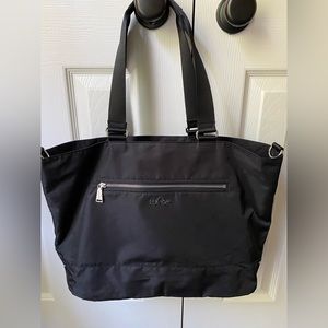 KIPLING nylon tote, great condition, perfect for travel!